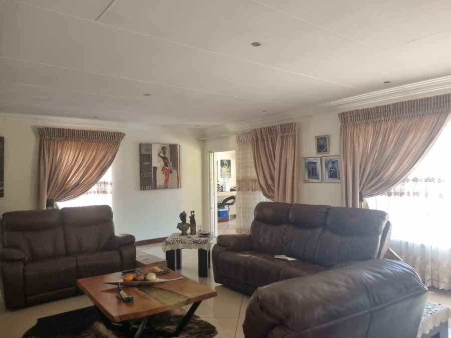 4 Bedroom Property for Sale in Vaalpark Free State